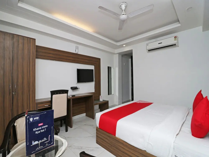 OYO 5049 Hotel Doon