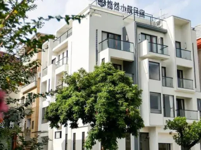 Leisurely House