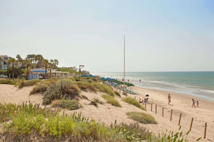 Studio in Marbella Beachfront With Pool