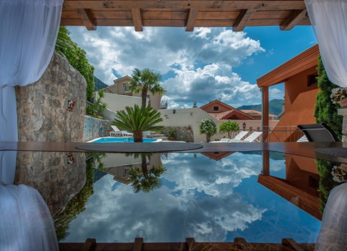 1 Bedroom Apartment with sea view