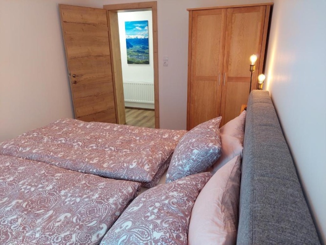 3 Bedrooms Apartment