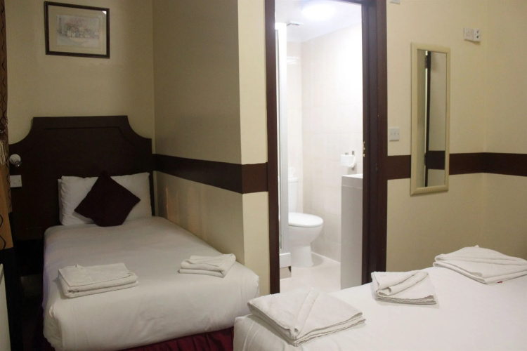 Victoria Station Hotel