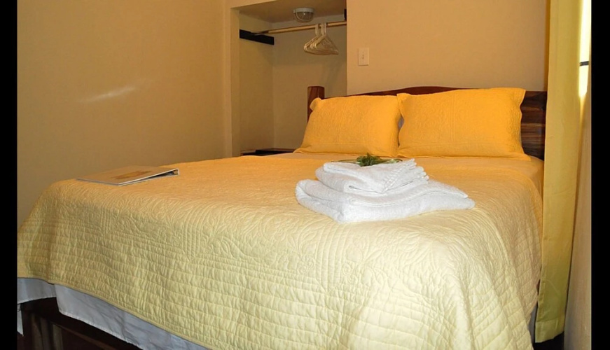 Sundowner Lodge