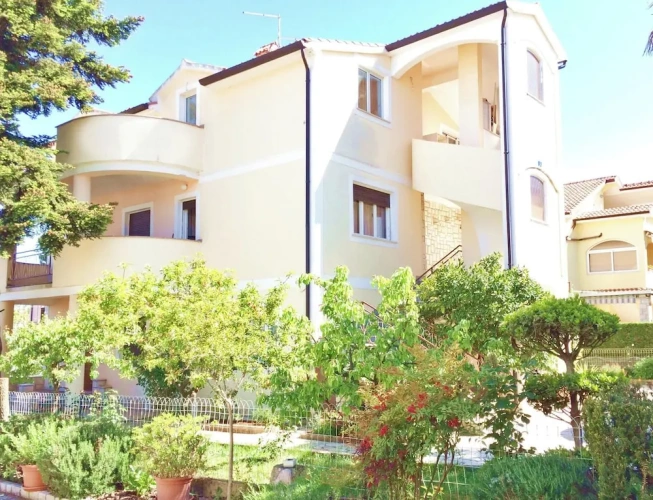 Spacious Apartment in Umag