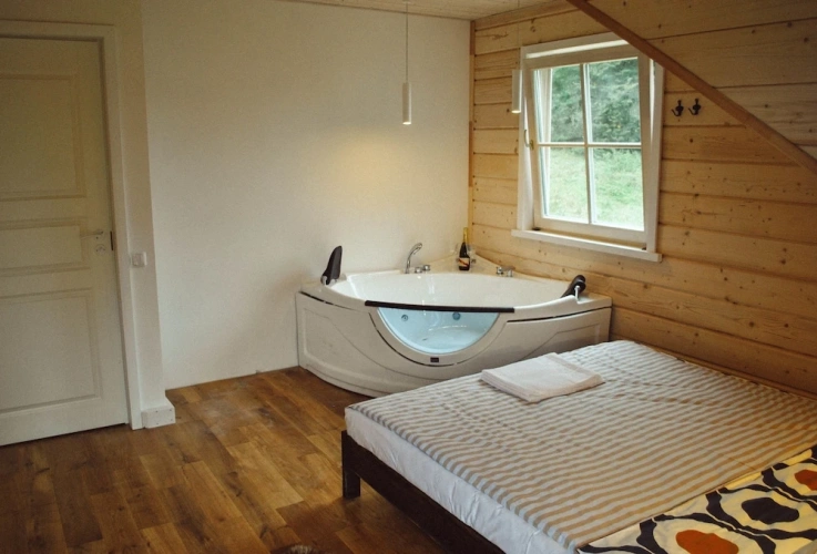 3 Bedrooms Luxury Cottage with lake view