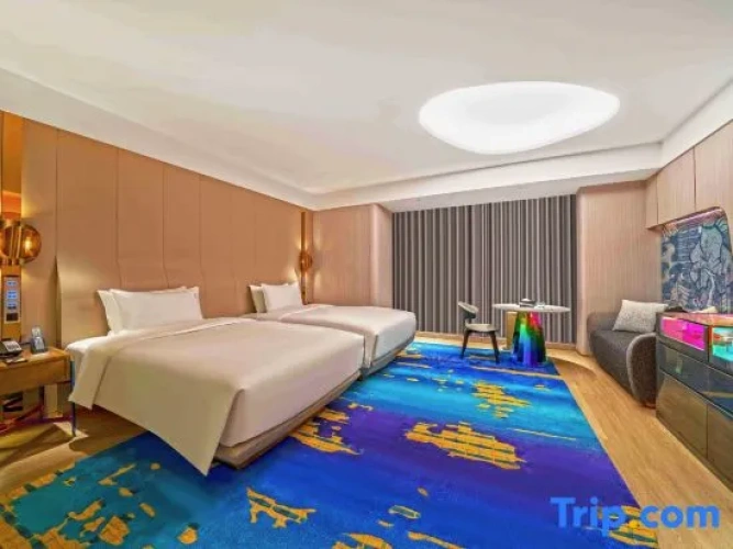 Standard Double room with city view