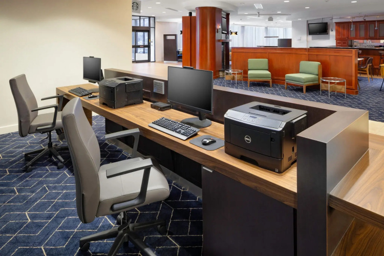 Courtyard By Marriott Shelton