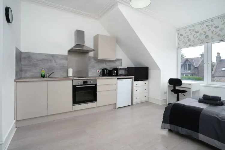 Cosy Fully Equipped Studio 5 Close to University