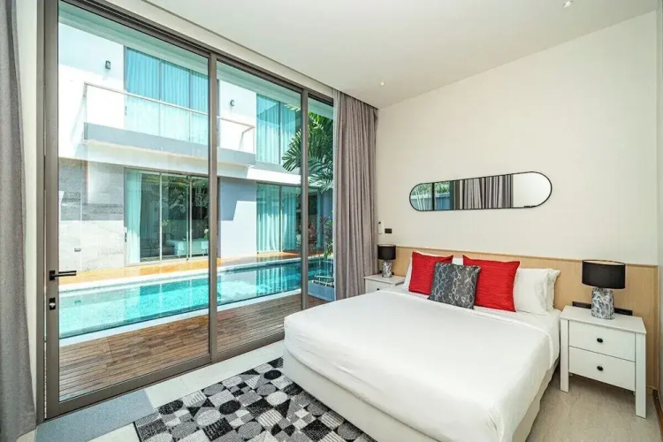 Teak 5BR Pool Villa Bang Tao + Airport Shuttle