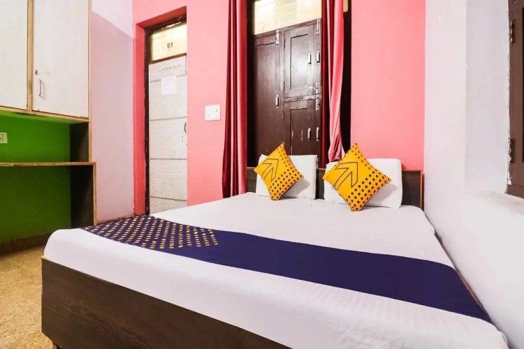 Yash Hotel by OYO Rooms