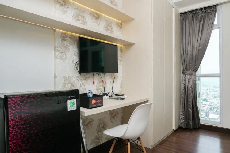 Pool View Studio Apartment at Puri Orchard
