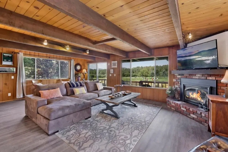 1976-bear Cabin 3 Bedroom Home by RedAwning