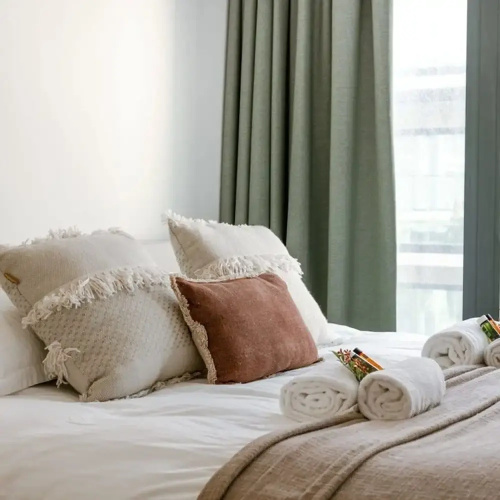 Stylish 2 Bedroom With Terrace and Parking