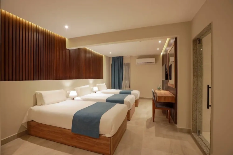 Standard Triple room