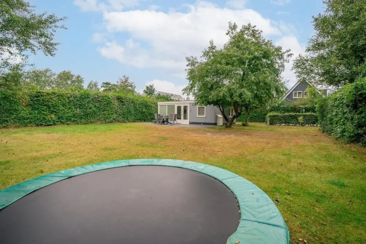 Cozy Detached Bungalow for 4 Persons
