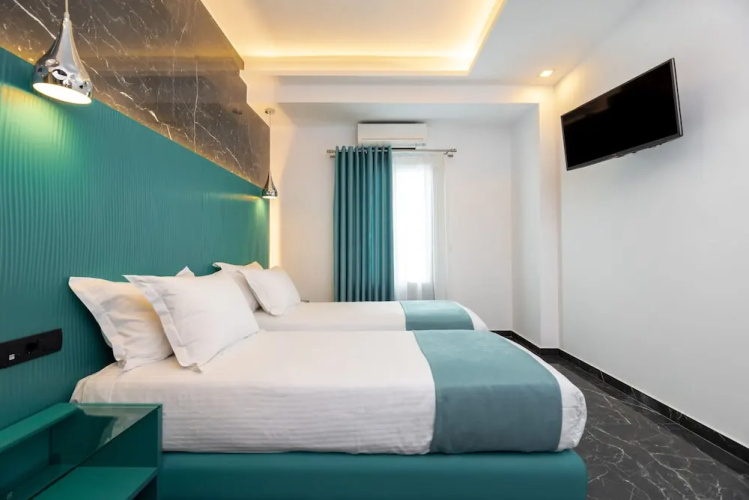Deluxe Suites Santorini