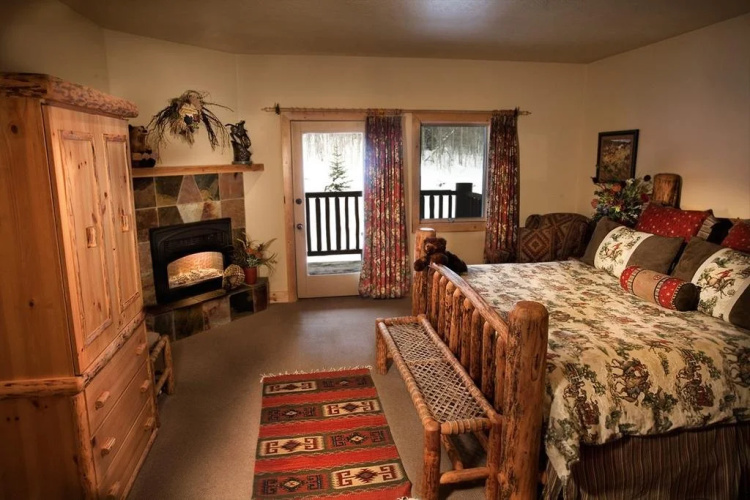 Daniels Summit Lodge