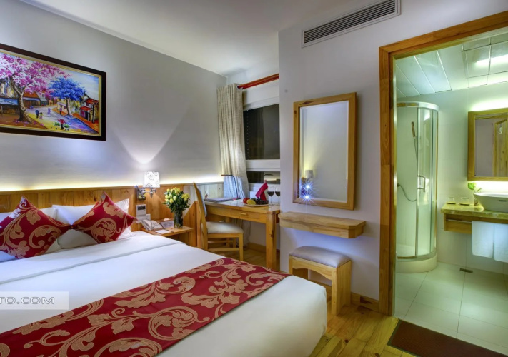Shining Central Hotel and Spa