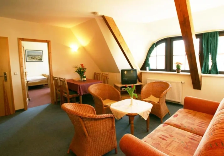 3 Bedrooms Apartment