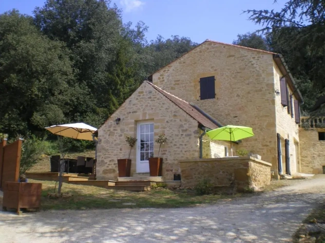 2 Bedrooms Cottage