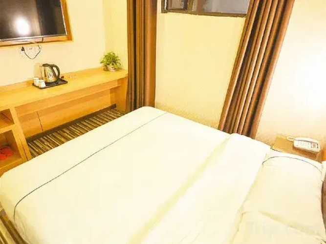 Kaiyue Hotel (Wuhan Vanke Emerald Binjiang)