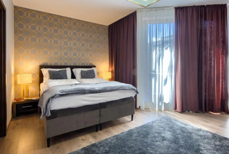 Alibi Apartments