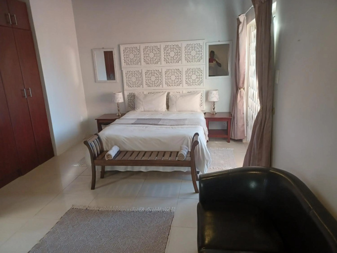 Summerstrand self catering for two