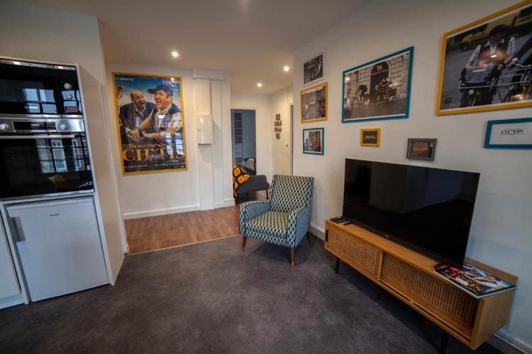 2 Bedrooms Apartment