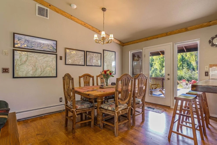 3 Bedrooms Cottage