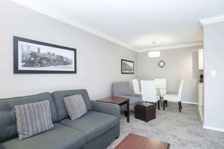 2 Bedrooms Double Suite