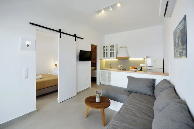 Giourgas Studios & Apartments