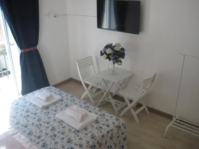 2 Bedrooms Cottage