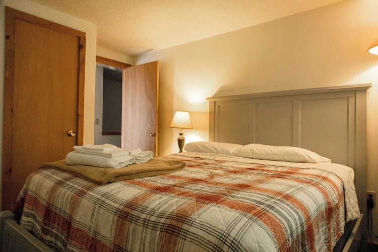 4 Bedrooms Apartment