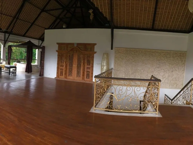 4 Bedrooms Villa