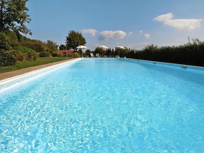 Estate in Monte Serra With Panoramic Views