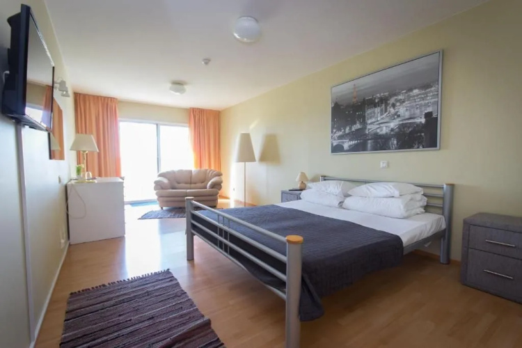 Peoleo Hotell