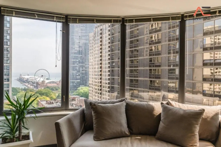 ENVITAE 2BR Vibrant High-Rise Penthouse