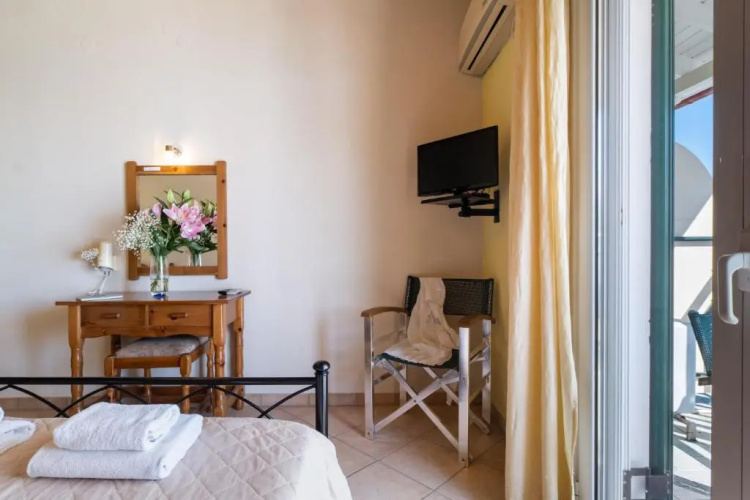 Apostolos Apartment 4