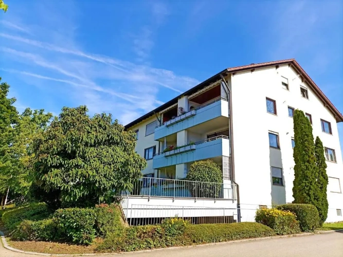 3 Bedrooms Apartment