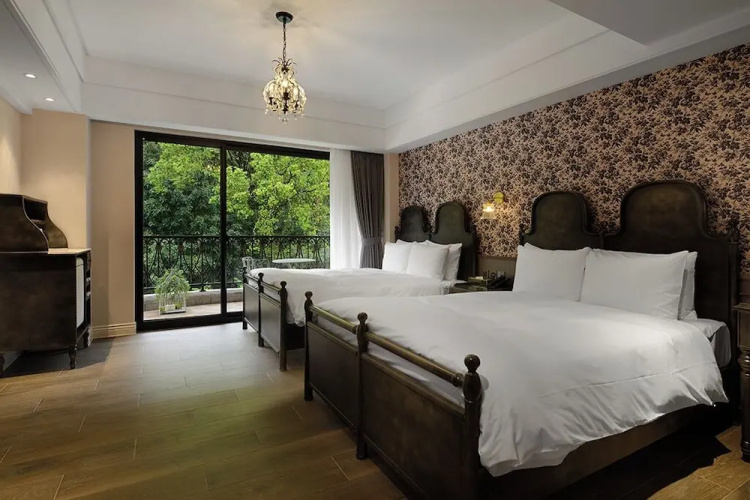 Grasse Grace Manor