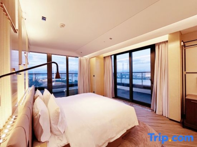 Premier Suite