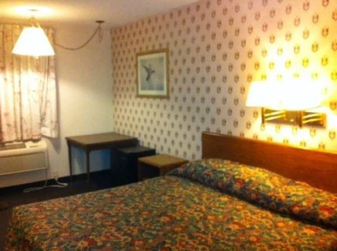 Landmark Inn