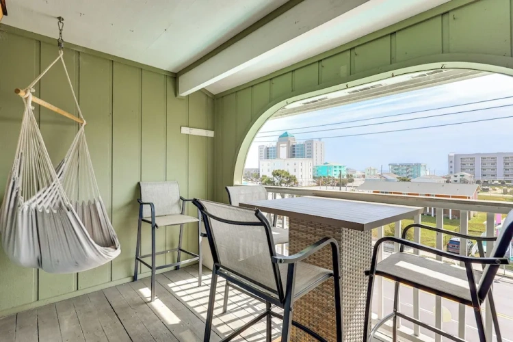 1 Bedroom Apartment with balcony