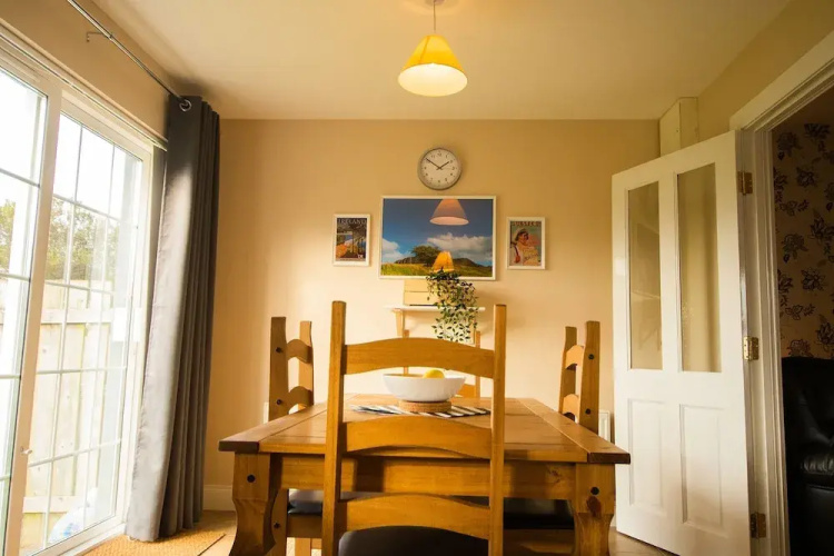 Modern Central Three Bedroom House