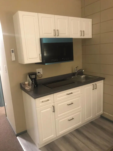 Airport Inn photo 34