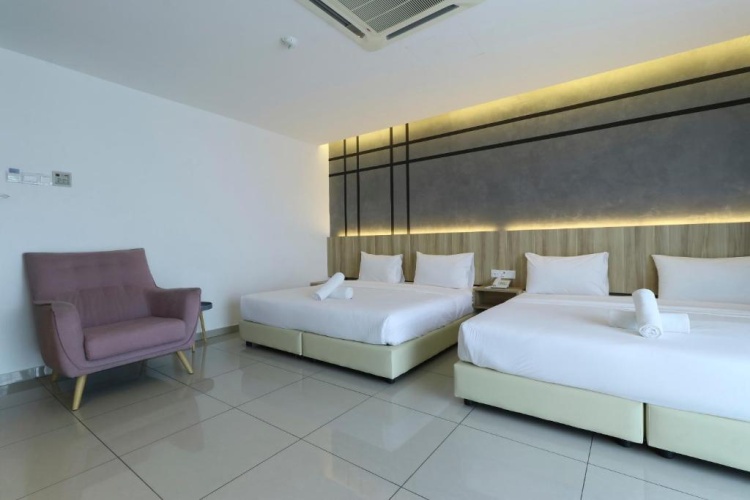 Suite with balcony
