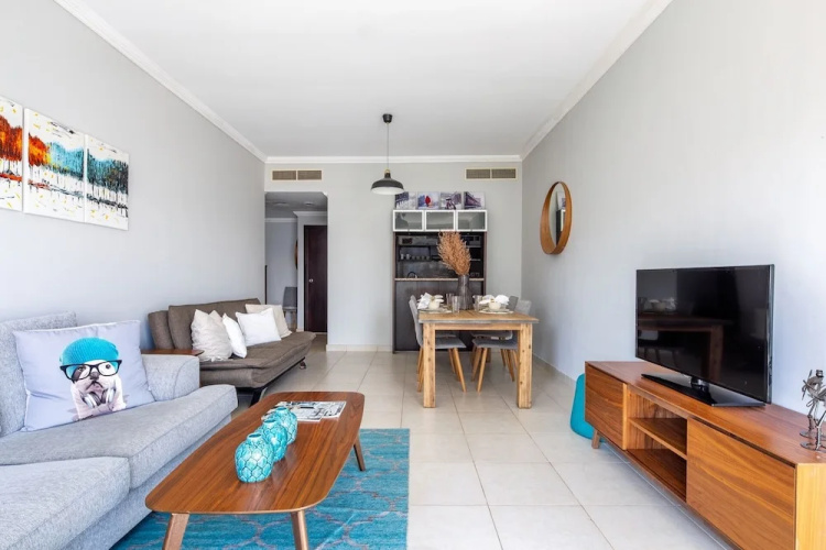 Stylish + Bright 1BR With Dubai Marina Views!