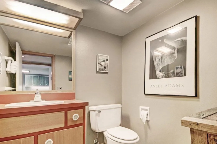 2130 The Pines 1 Bedroom Condo by RedAwning