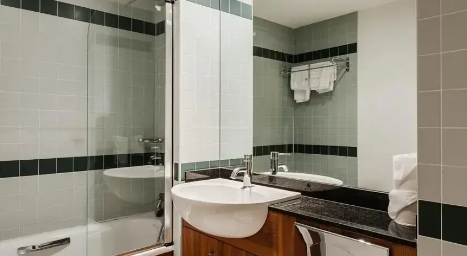 Hanover Dock Apartment
