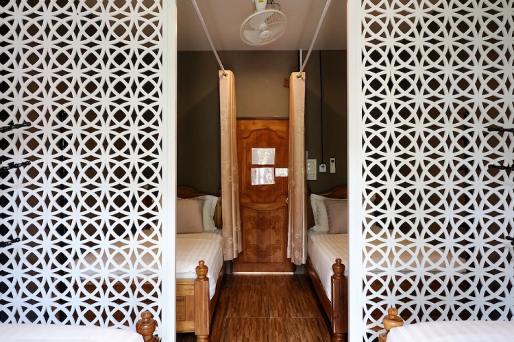 Bloom Cafe & Hostel Lipe